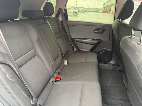 Used 2023 Nissan Rogue S FWD image 10