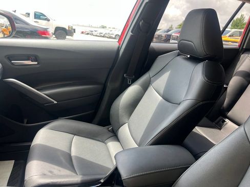 Used 2023 Toyota Corolla Cross XLE AWD/4WD image 27