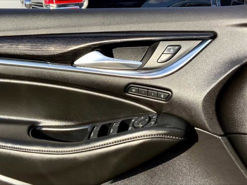 Used 2021 Buick Enclave Avenir image 32