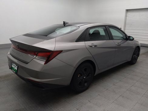 Used 2022 Hyundai Elantra SEL FWD image 9