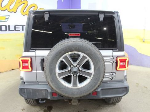 Used 2018 Jeep Wrangler Unlimited Sahara w/ Uconnect 4C Nav & Sound Group AWD/4WD image 7