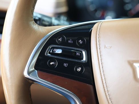 Used 2017 Cadillac Escalade ESV Platinum RWD image 29