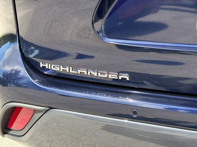 Used 2026 Toyota Highlander Limited AWD/4WD image 11