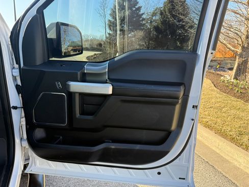 Used 2015 Ford F150 Lariat image 37