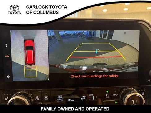 Used 2023 Toyota Highlander Platinum image 32