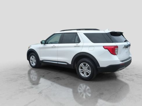 Used 2024 Ford Explorer XLT w/ Equipment Group 202A AWD/4WD image 6