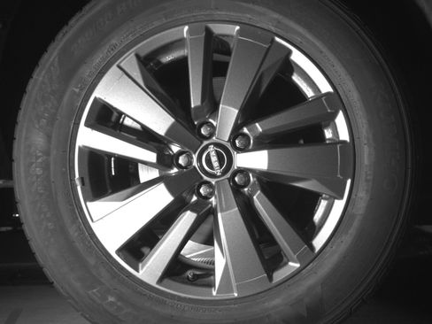 Used 2025 Nissan Pathfinder SV image 15