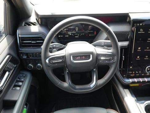 Used 2025 GMC Yukon XL AT4 w/ AT4 Premium Package AWD/4WD image 17