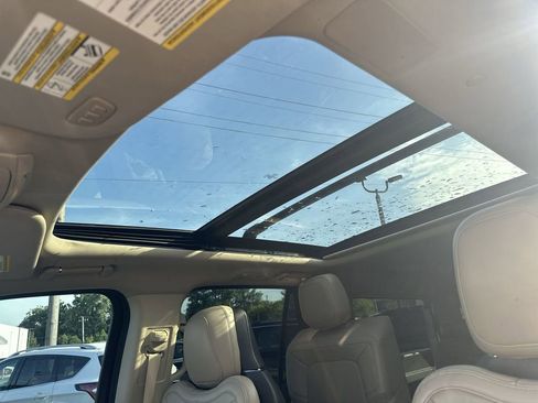 Used 2022 Lincoln Navigator L Reserve AWD/4WD image 16