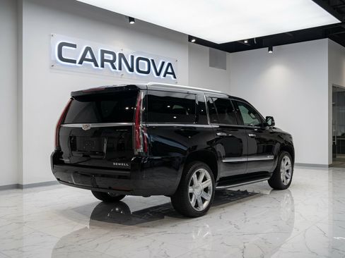 Used 2020 Cadillac Escalade ESV Premium Luxury AWD/4WD image 5