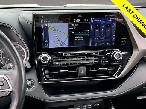 Used 2022 Toyota Highlander Limited AWD/4WD image 6