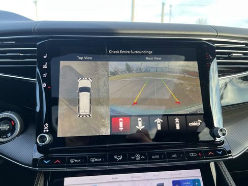 New 2026 Jeep Grand Wagoneer Summit image 19