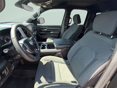 Used 2025 RAM 1500 Big Horn AWD/4WD image 18