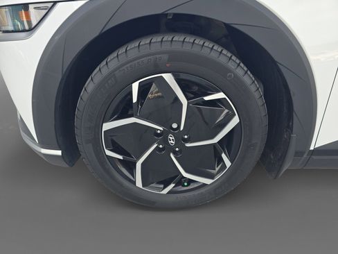 Certified 2024 Hyundai Ioniq 5 SEL RWD image 9