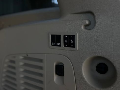 Used 2015 GMC Yukon XL Denali w/ Premium Package image 41