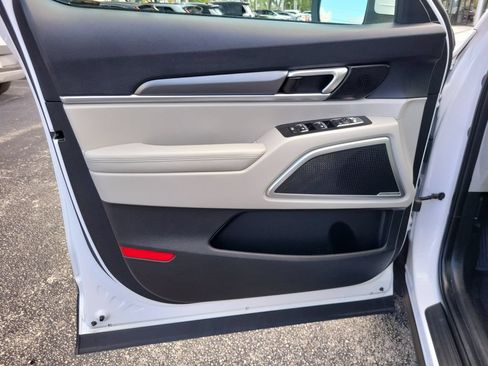 Used 2022 Kia Telluride S FWD image 17