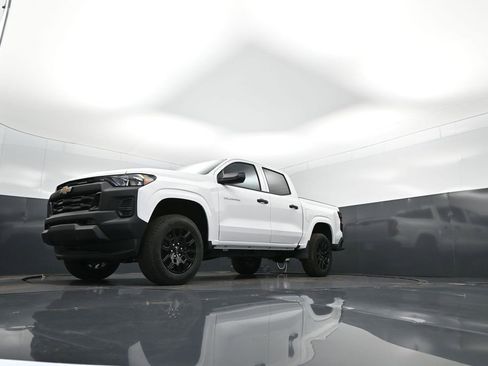 New 2026 Chevrolet Colorado W/T image 40