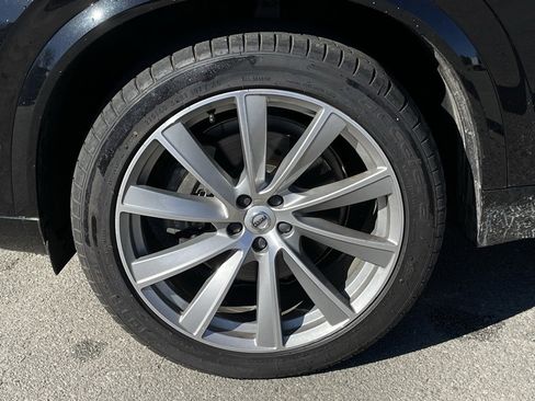 Used 2023 Volvo XC90 B6 Plus image 32