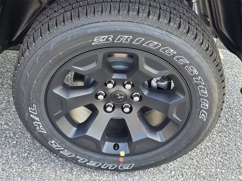 New 2026 RAM 1500 4x4 Crew Cab image 31