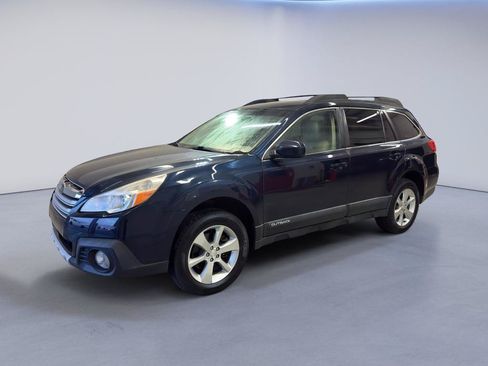 Used 2014 Subaru Outback 3.6R Limited AWD/4WD image 3