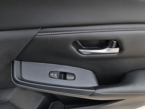 New 2025 Nissan Sentra SV w/ Trunk Package image 6