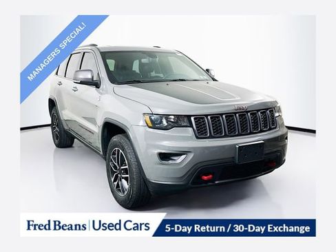 Used 2021 Jeep Grand Cherokee Trailhawk image 1