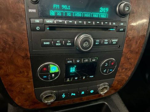 Used 2007 Chevrolet Tahoe LTZ w/ LTZ Preferred Equipment Group AWD/4WD image 15