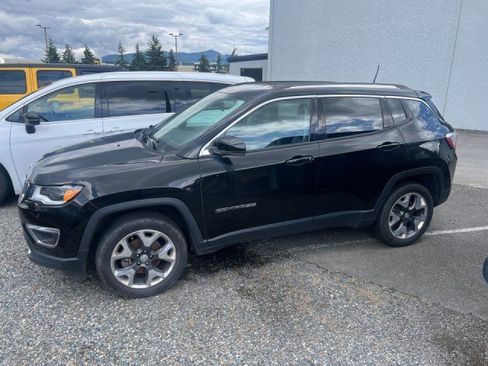 Used 2018 Jeep Compass Limited w/ Navigation Group AWD/4WD image 1