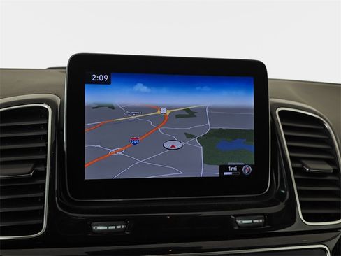 Used 2018 Mercedes-Benz GLE 350 4MATIC image 25