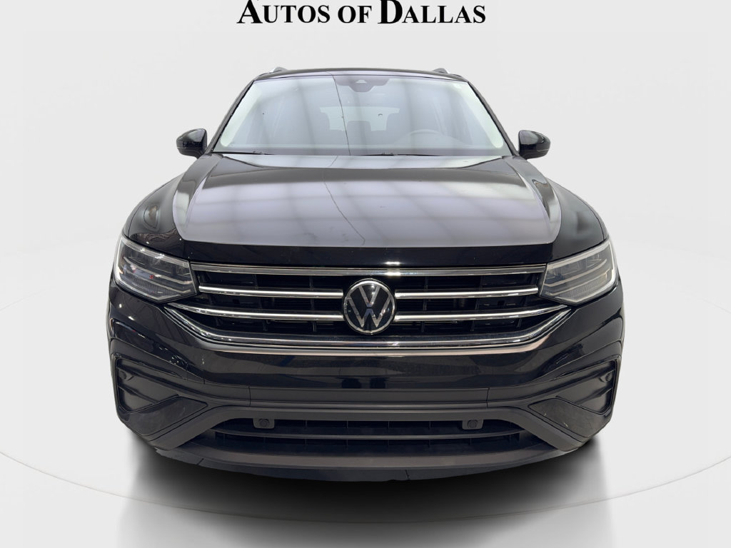 Used 2023 Volkswagen Tiguan SE w/ Panoramic Sunroof Package FWD image 4