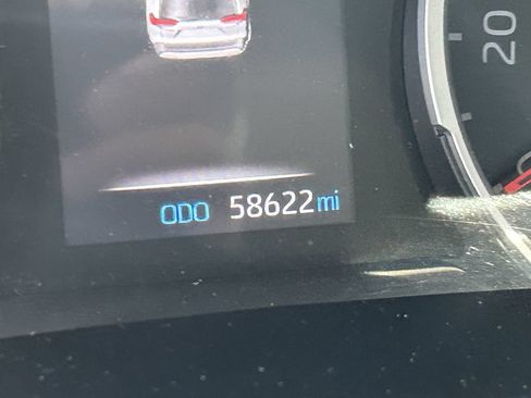 Used 2019 Toyota RAV4 XLE Premium w/ Carpet Mat Package FWD image 8