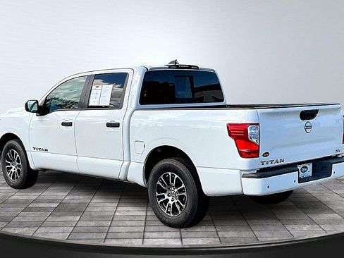 Used 2023 Nissan Titan SV RWD image 14