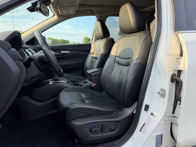 Used 2017 Nissan Rogue SL w/ SL Premium Package AWD/4WD image 15