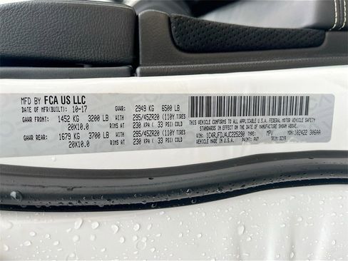 Used 2018 Jeep Grand Cherokee SRT image 32