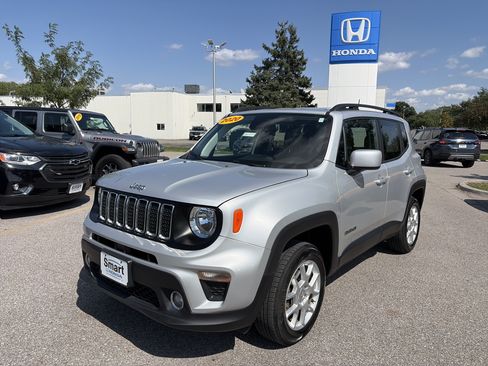 Used 2020 Jeep Renegade Latitude w/ Cold Weather Group AWD/4WD image 1