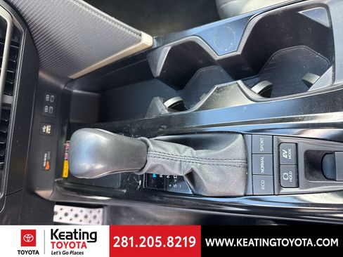 Used 2025 Toyota Camry SE image 20