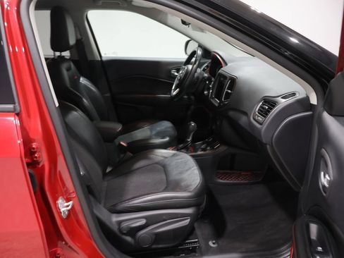 Used 2018 Jeep Compass Trailhawk w/ Cold Weather Group AWD/4WD image 21