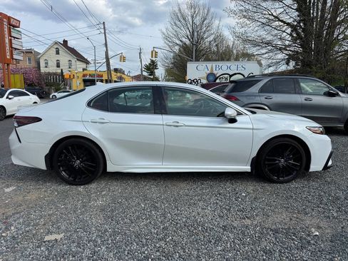 Used 2021 Toyota Camry XSE image 4