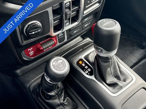 Used 2025 Jeep Gladiator Sport AWD/4WD image 20