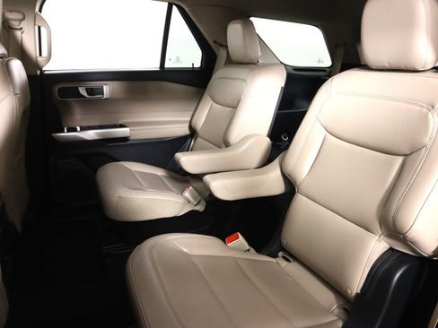 Used 2023 Ford Explorer XLT w/ Equipment Group 202A image 33