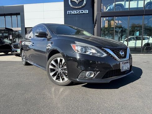 Used 2019 Nissan Sentra SR image 2