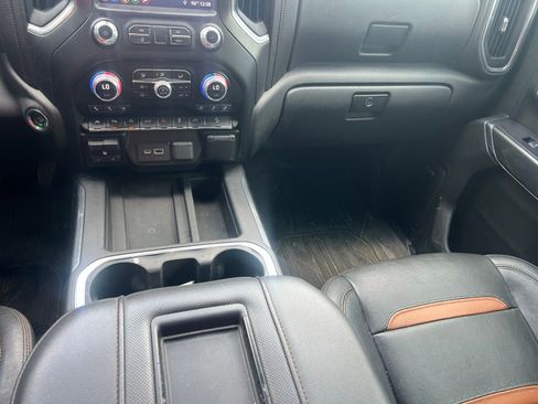 Used 2019 GMC Sierra 1500 AT4 w/ AT4 Premium Package AWD/4WD image 36