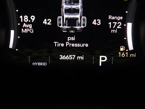 Used 2023 Jeep Wrangler Unlimited w/ Sun & Screen Package image 16