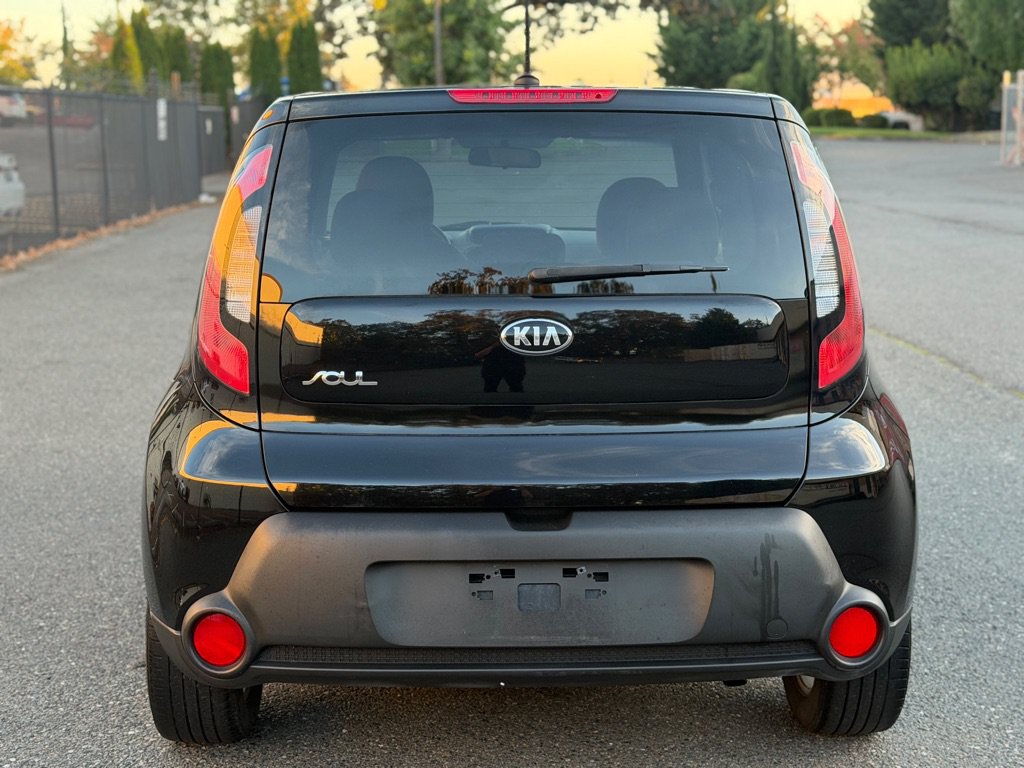 Used 2015 Kia Soul + FWD image 8