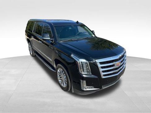 Used 2019 Cadillac Escalade ESV image 7