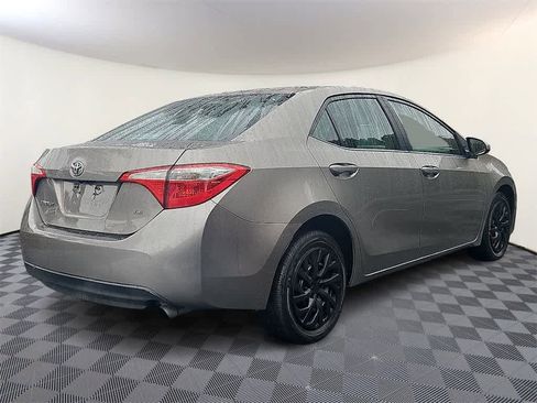 Used 2015 Toyota Corolla LE image 4
