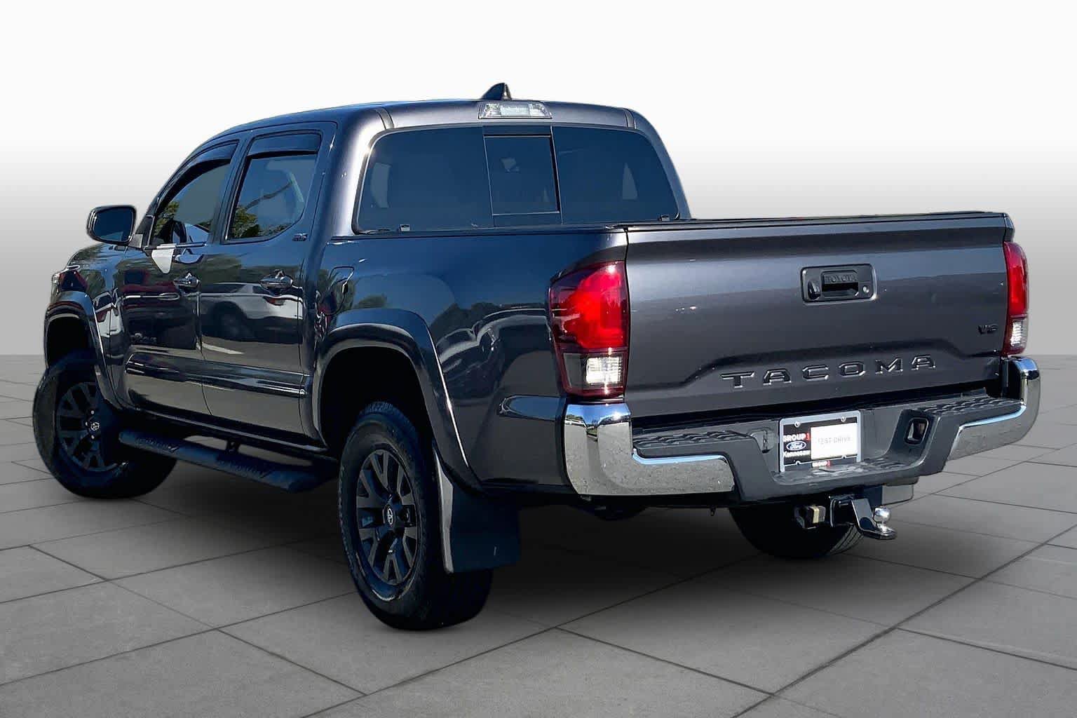 Used 2021 Toyota Tacoma SR5 RWD image 12