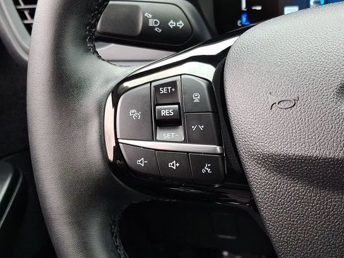 Used 2025 Ford Escape SE image 22