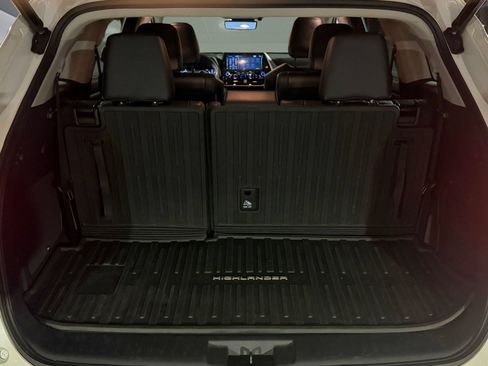 Used 2021 Toyota Highlander Platinum AWD/4WD image 27