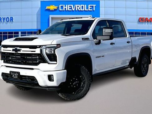 Used 2024 Chevrolet Silverado 2500 LTZ w/ LTZ Plus Package image 3